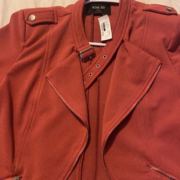 Jacket. - Picture 2 of 3